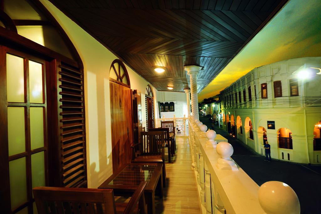 The Bend Hotel Гале Екстериор снимка
