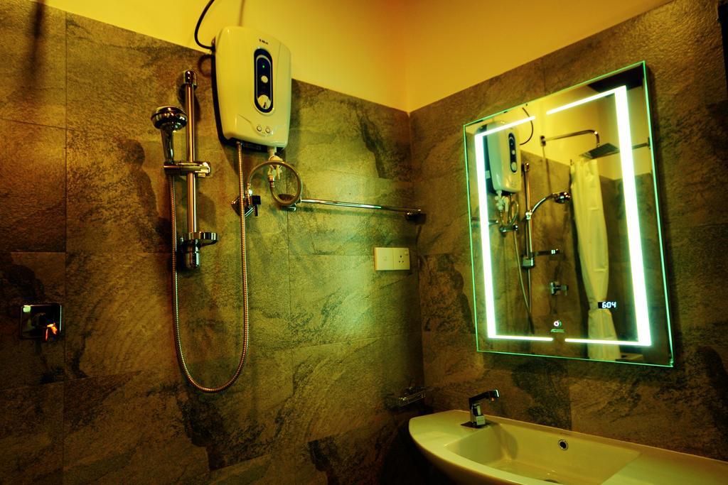 The Bend Hotel Гале Екстериор снимка