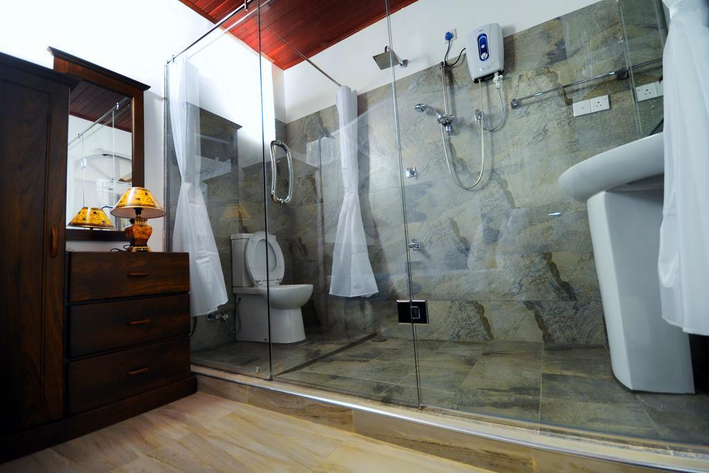 The Bend Hotel Гале Екстериор снимка