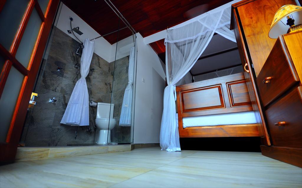 The Bend Hotel Гале Екстериор снимка