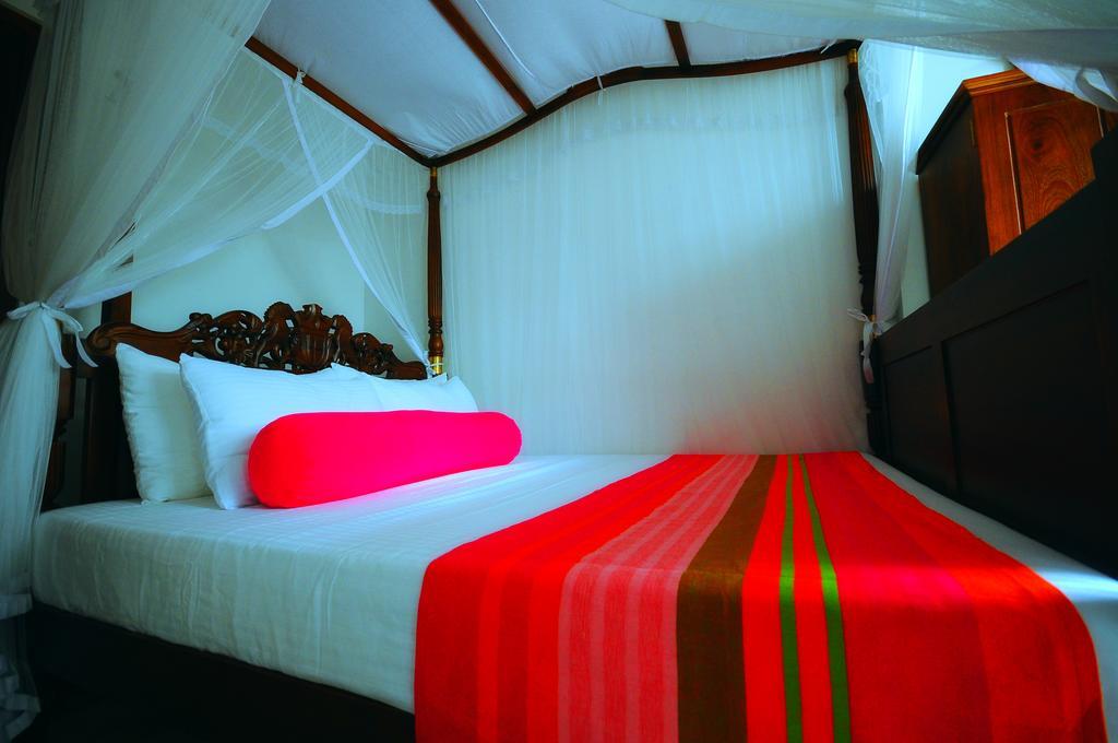 The Bend Hotel Гале Екстериор снимка